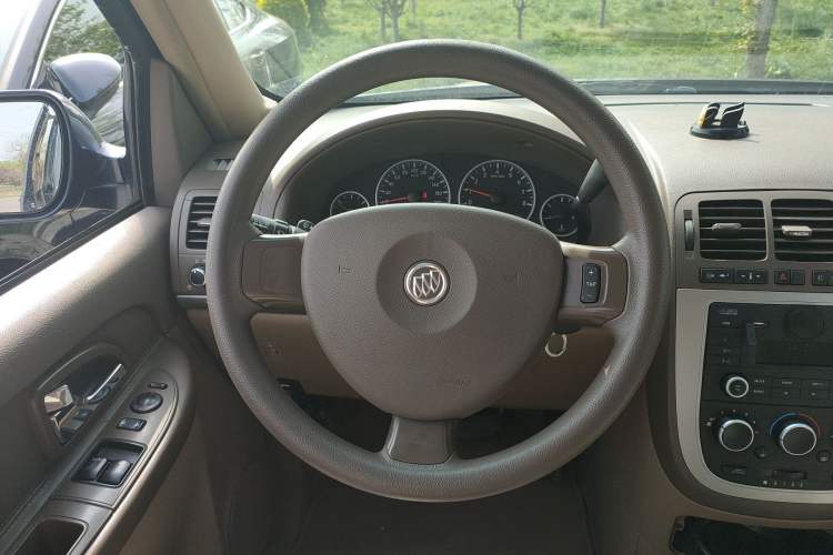 Used Buick GL8 2014 2.4L Comfort Edition