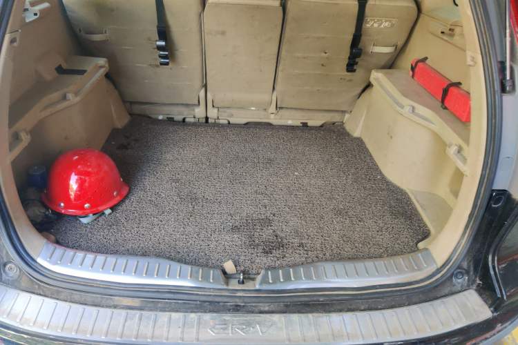 Used Honda CR-V 2010 2.0L manual two-wheel drive urban version Trunk