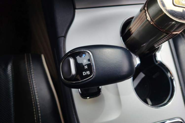 Used Jeep Grand Cherokee 2015 3.6L Luxury Navigation Edition