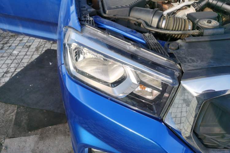 Used SAIC MAXUS T70 2020 2.0T Diesel Manual Two-Wheel Drive Australian Version with Long Bed and High Ground Clearance