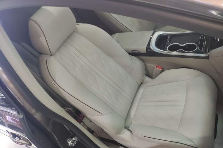 Used Buick GL8 2022 Land Business Class 652T Luxury Model
