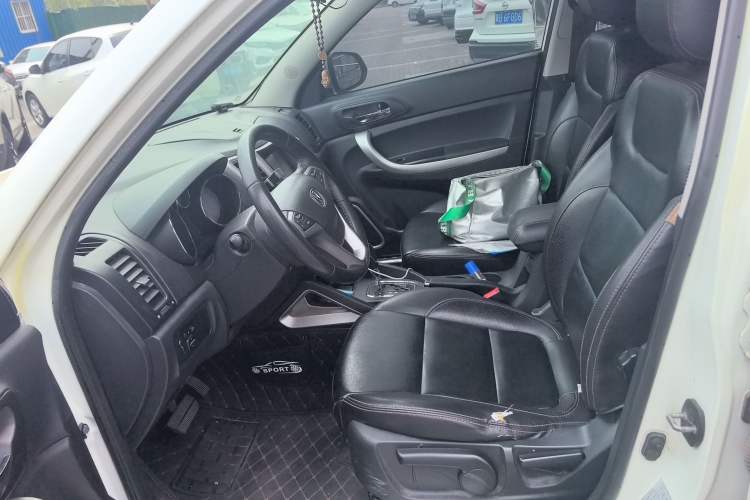 Used CHANGAN CS35 2014 1.6L Automatic Luxury Model China IV Standard Left Front Seat