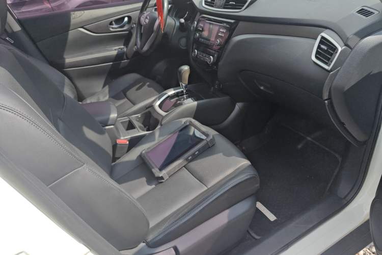 Used Nissan X-Trail 2015 2.0L CVT Comfort MAX Edition 2WD