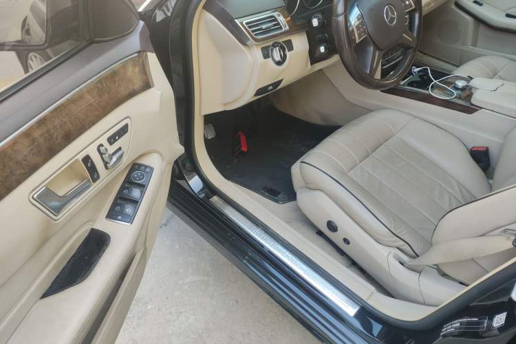 Used Mercedes-Benz E-Class 2015 E 260 L
