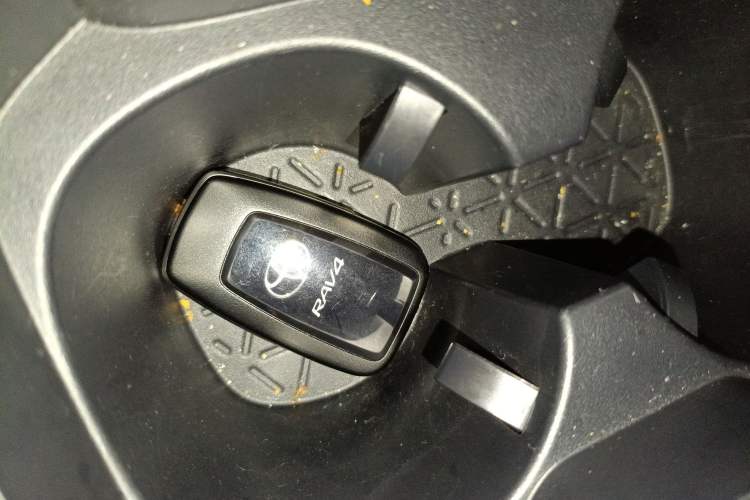 Used Toyota RAV4 2021 2.0L CVT 4x4 Trend Edition
