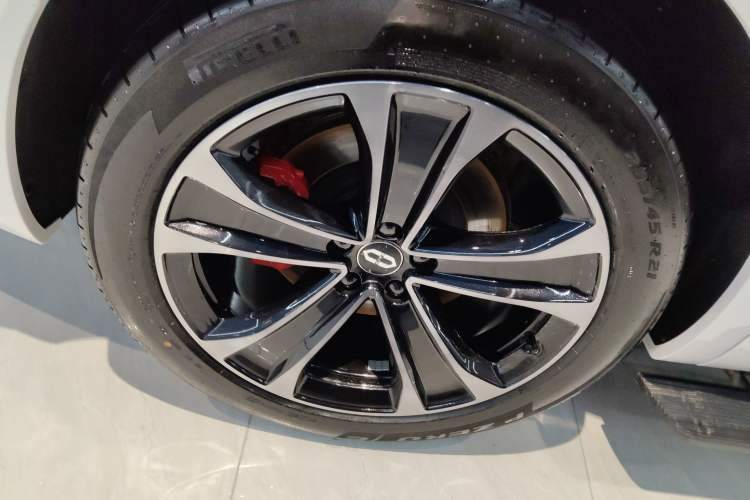 Used Hima AITO M8 2025 Extended-Range Ultra Version 53.4 kWh 6-Seater Edition
