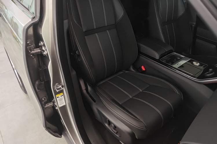 Used Land Rover Range Rover Velar 2020 P250 R-DYNAMIC S
