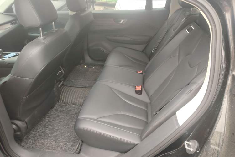 Used Hongqi E-QM5 2022 431 km Charge & Enjoy Edition