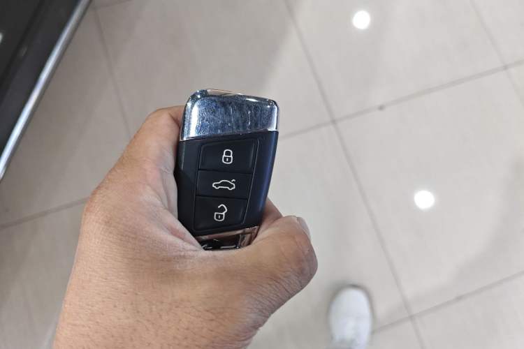 Used Volkswagen Magotan 2018 330TSI DSG Advanced Model
