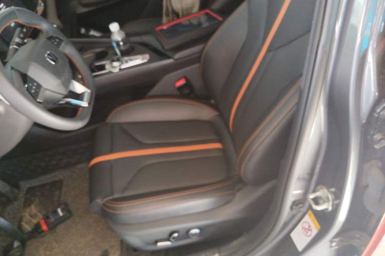 Used Changan UNI-V 2024 1.5T Smart Navigation Version
