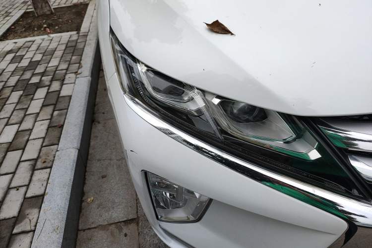 Used Mitsubishi Eclipse Cross 2018 1.5T CVT Two-Wheel Drive Belief Edition Right Front Headlight