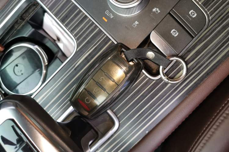 Used Haval H9 2020 2.0T Gasoline 4WD Premium Edition 5 Seats Vehicle Key