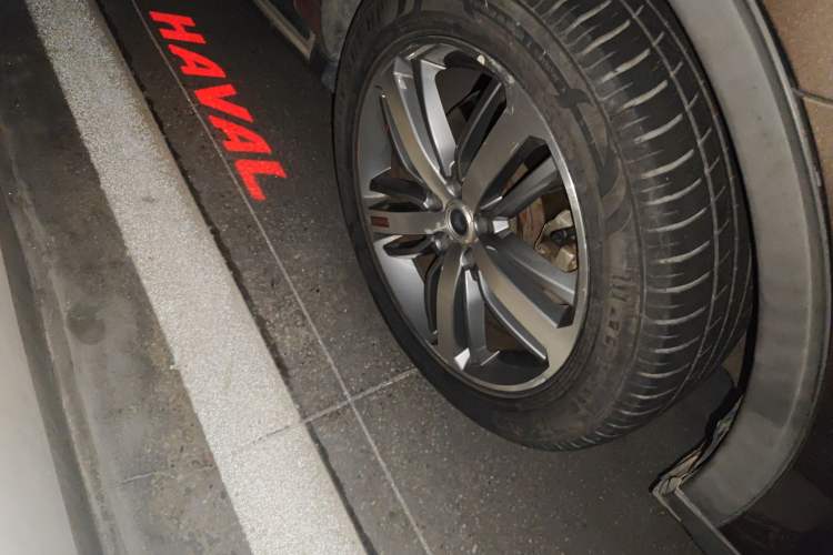 Used Haval H6 2017 Red Label 2.0T Automatic Two-Wheel Drive ZhiShang Model