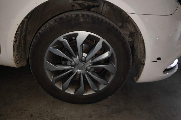 Used Geely Auto Vision 2017 1.5L Automatic Happiness Edition Right Front Wheel Hub