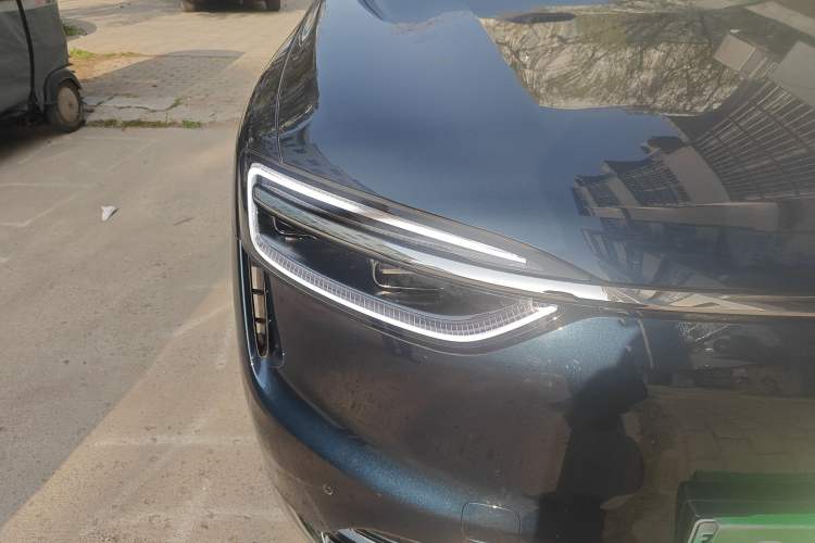 Used Hima AITO M7 2026 Model Range-Extending Max All-Wheel Drive 5-Seater Version Right Front Headlight