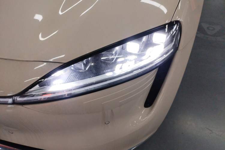 Used Hima Luxeed R7 2025 Range-Extended Version 251 km Max