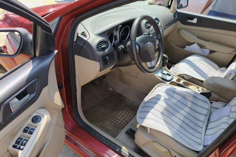 Used Ford Focus 2013 Hatchback Classic 1.8L Automatic Fashion Edition