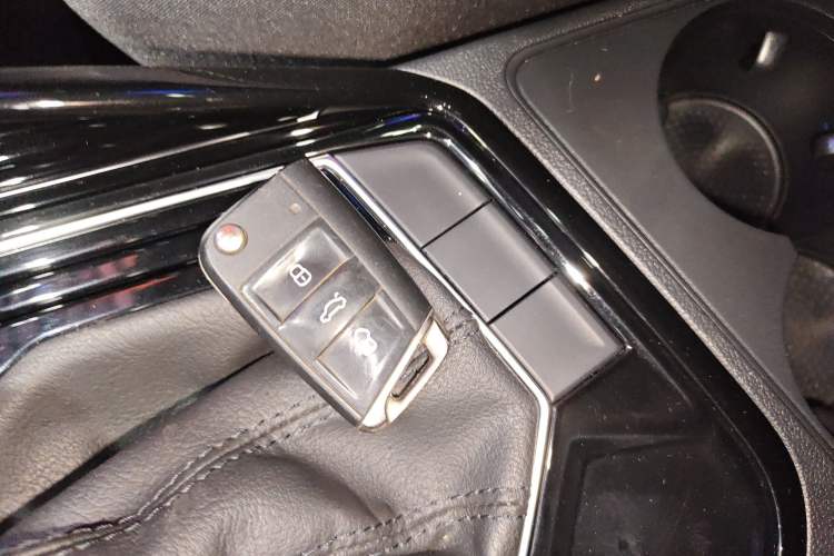 Used Volkswagen Tayron 2020 330TSI Two-Wheel Drive Luxury Smart Connectivity Version
