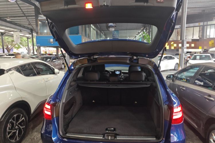 Used Mercedes-Benz GLC 2016 GLC 260 4MATIC Luxury Model
