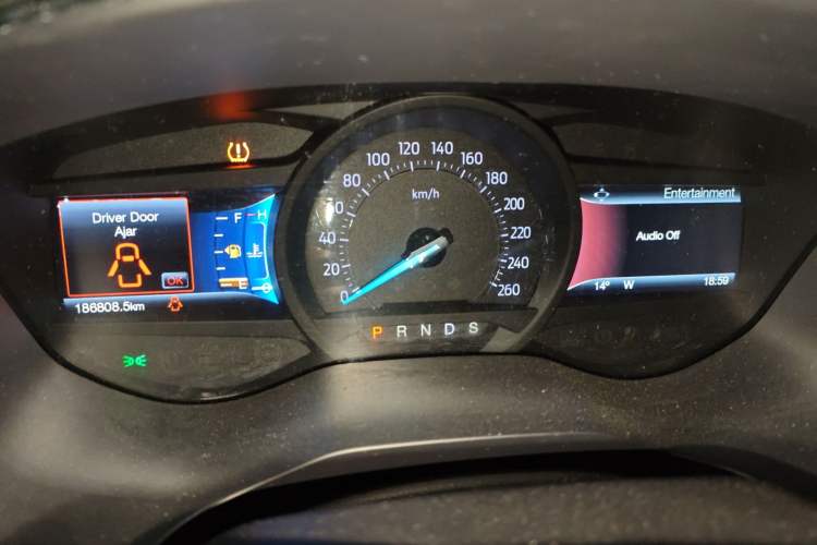Used Ford Taurus 2015 EcoBoost 245 Fashion Edition Instrument Cluster