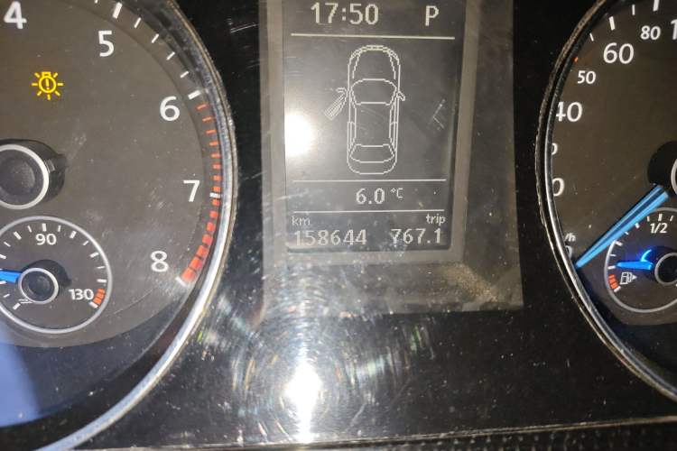 Used Volkswagen Magotan 2012 Revised 1.8TSI Luxury Version Odometer Close Up