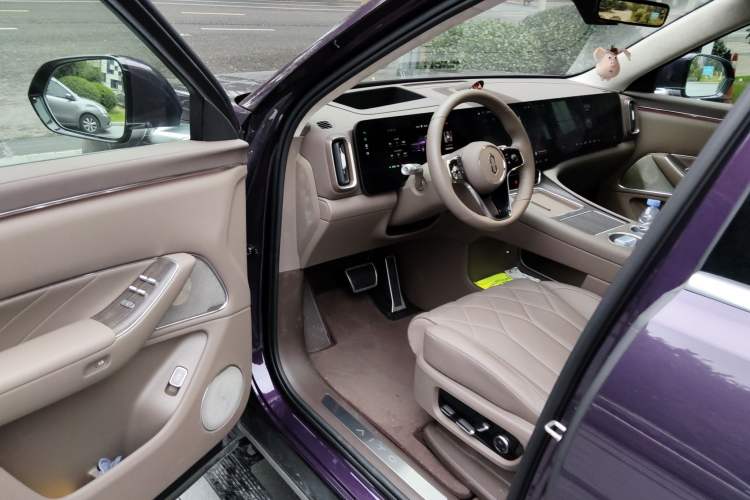 Used Hima AITO M8 2025 Model Pure Electric Max+ Five-Seat Long-Range Version Driver Seat