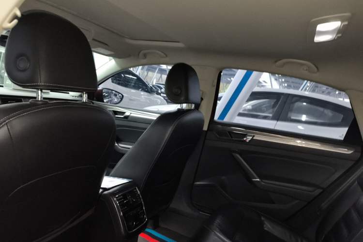 Used Volkswagen Passat 2016 330TSI DSG Prestige Edition Headliner