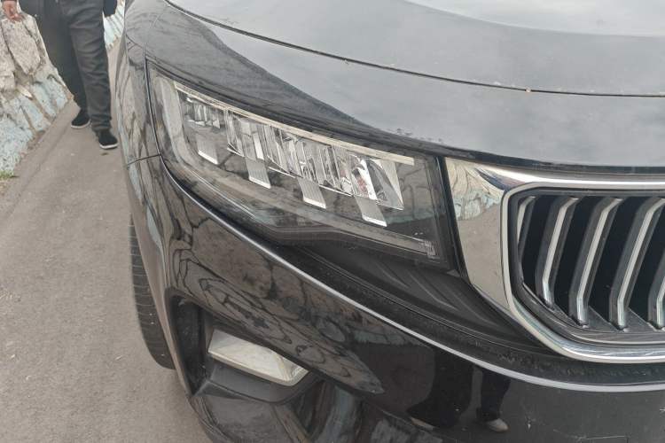 Used Geely Auto Haoyue 2022 1.8TD DCT Luxury 7-Seater Right Front Headlight