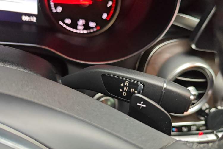 Used Mercedes-Benz GLC 2016 GLC 300 4MATIC Luxury Model
