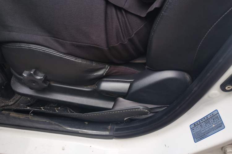 Used Kia K2 2012 Sedan 1.6L Automatic Transmission Premium Commemorative Edition Left Front Seat