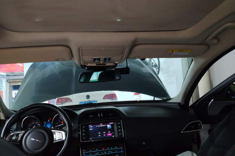 Used Jaguar XE 2017 2.0T 200 PS R-Sport
