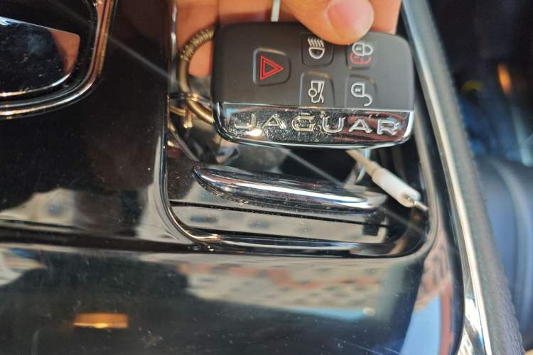 Used Jaguar XJ 2015 XJL 3.0 SC Elegant Business 80th Anniversary Limited Edition Vehicle Key