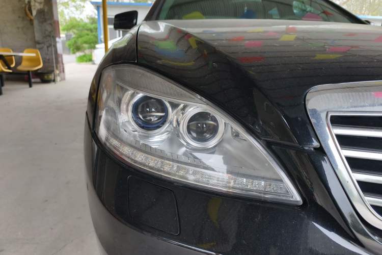 Used Mercedes-Benz S-Class 2012 S 300 L Business-Class Grand Edition Right Front Headlight