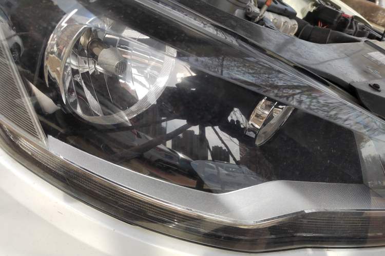 Used Volkswagen Bora 2015 Qihui Edition 1.6L Automatic Fashion Model Right Front Headlight