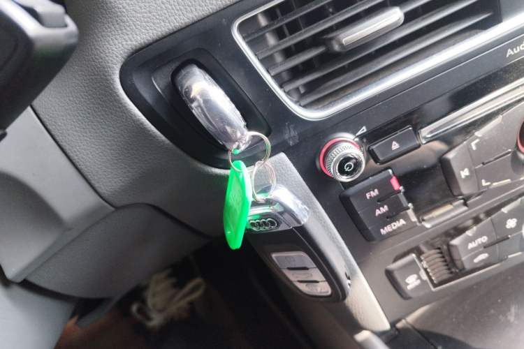 Used Audi Q5 2015 40 TFSI Trendy Edition Vehicle Key