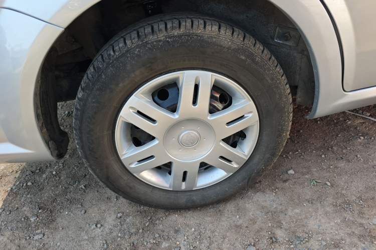 Used Buick Excelle 2013 1.5L Automatic Classic Model Right Rear Wheel Hub