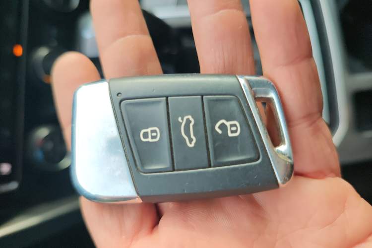 Used Volkswagen Magotan 2019 330TSI DSG Luxury Version China VI Standard Vehicle Key