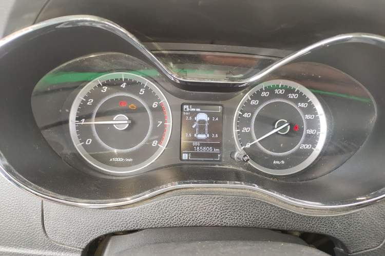 Used Baojun 560 2015 1.8L manual luxury version
