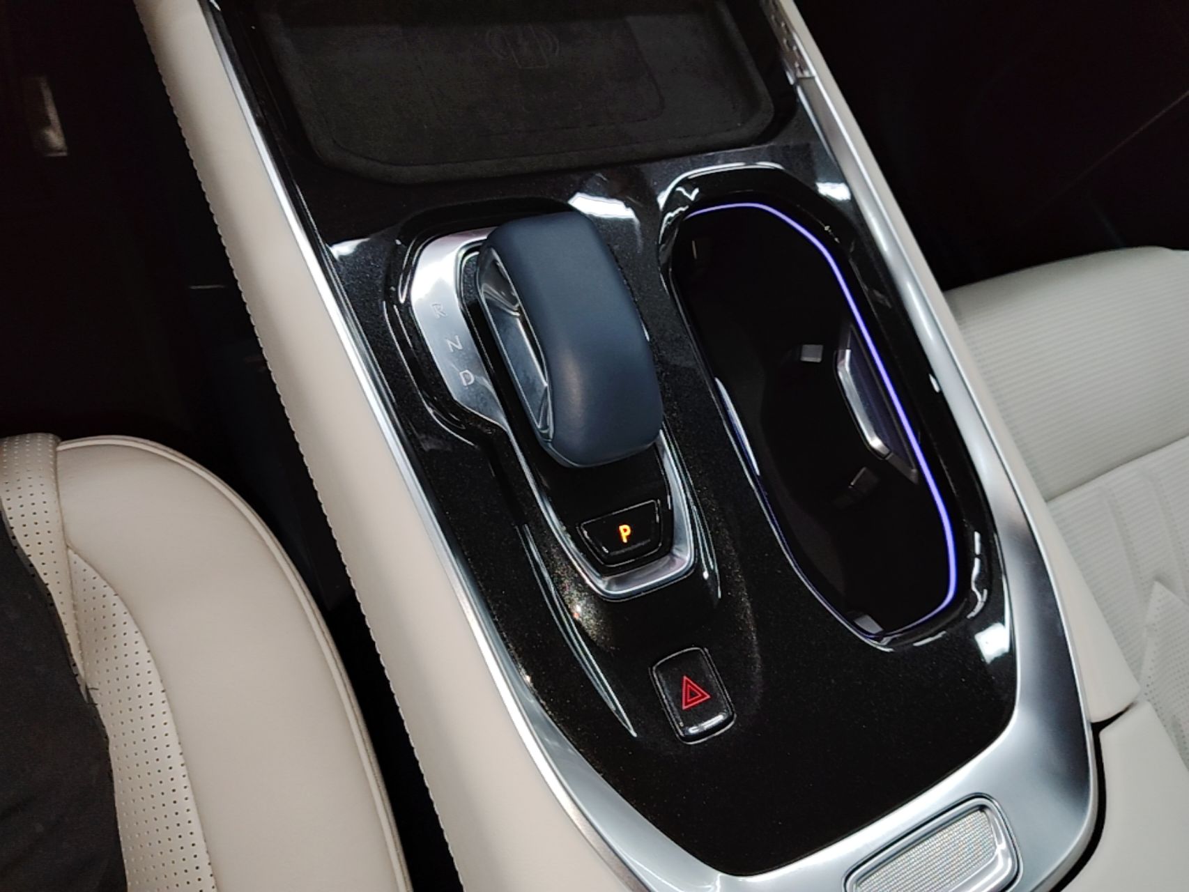 Zeekr 009 2024 Six-Seat Executive Version 4WD 108 kWh — снимка 16