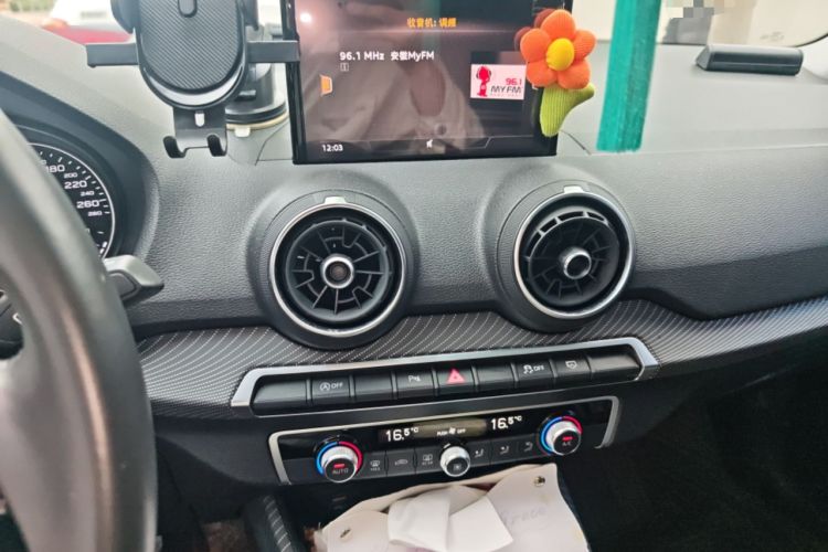 Used Audi Q2L 2020 35 TFSI Fashionable and Elegant Model Audio And AC Panel