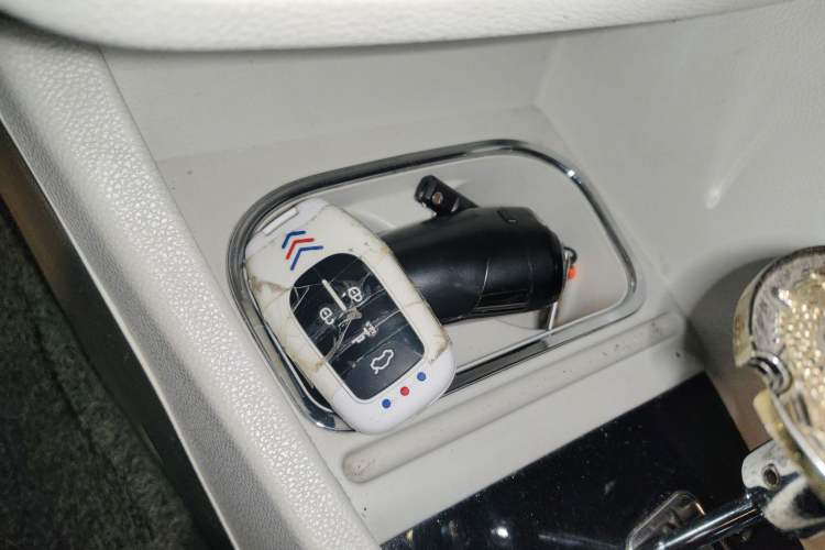 Used Soueast V5 Lingzhi 2017 1.5L CVT New Yiyi Model Vehicle Key