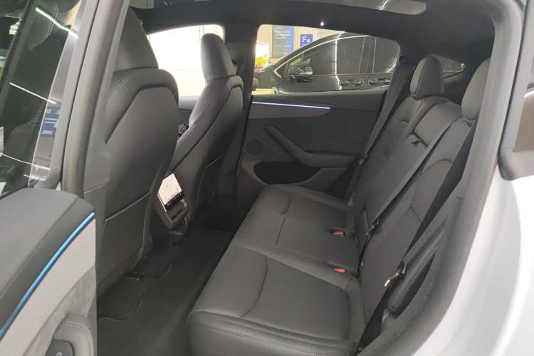 Used Tesla Model Y 2026 Long-Range All-Wheel-Drive Model
