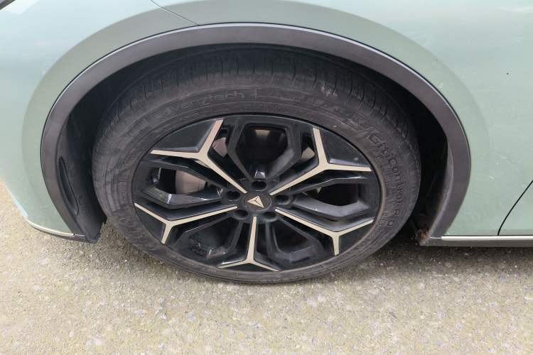 Used Deepal SL03 2023 200Max Range-Extended Version Left Front Wheel Hub