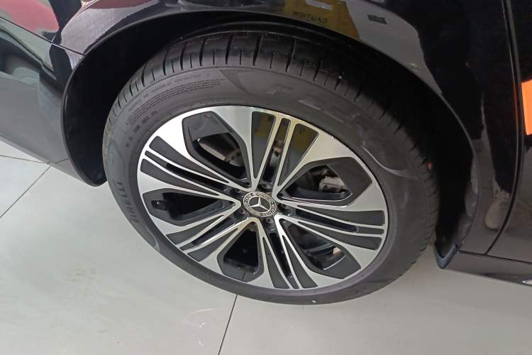 Used Mercedes-Benz E-Class New Energy 2024 E 350 e L Plug-in Hybrid Sedan
