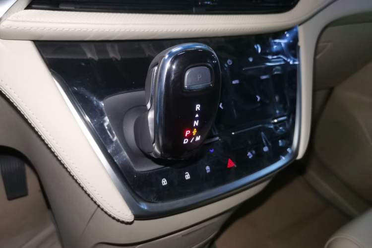 Used Buick GL8 2023 ES Lu Zun Deluxe Model
