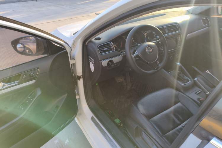 Used Volkswagen Sagitar 2016 230TSI 25th Anniversary Edition Driver Seat