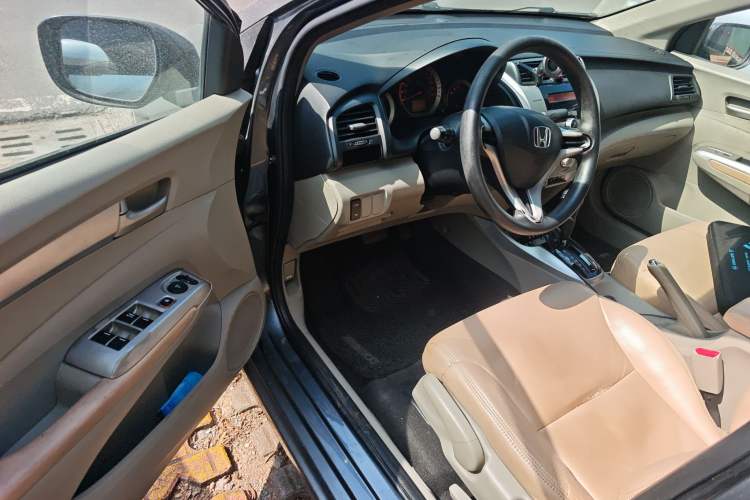 Used Honda City Classic 2011 1.5L Automatic Elite Edition Driver Seat