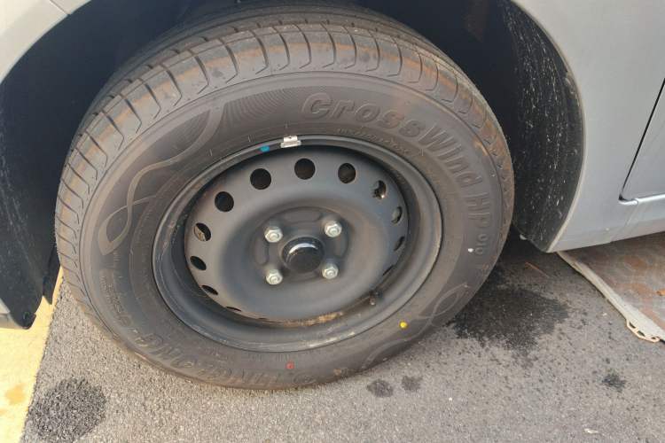 Used Wuling Hongguang New Energy 2024 All-Electric Model 300KM Practical Version
