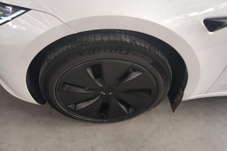 Used Tesla Model 3 2023 Rear-Wheel-Drive Version Exterior 4