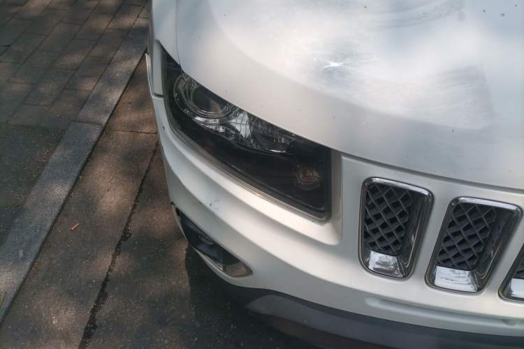 Used Jeep Compass 2014 2.4L four-wheel drive luxury version
